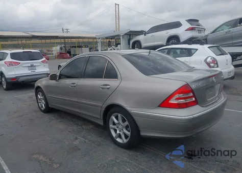 2007 Mercedes-Benz C 280 Luxury 4Matic z USA, uszkodzony, nr VIN WDBRF92H37F881988